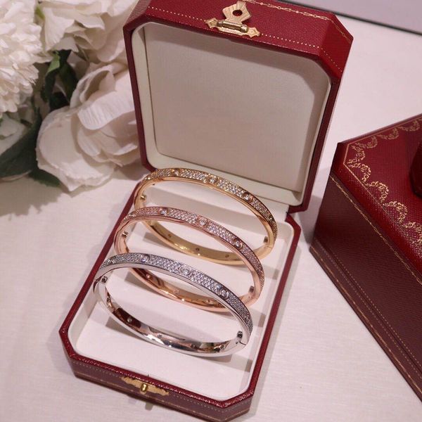 luxury luxury jewelry bracelet, starry love bracelet pavé diamond cut, sub-gold material 18k gold-plated couple female design jewelry can be
luxury luxury jewelry bracelet, starry love bracelet pavé diamond cut, sub-gold material 18k gold-plated couple female design jewelry can be