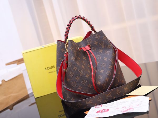 Cla ic color brwon letter logo leather women handbag fa hion men leather houler bag m44021 26 22 27
Cla ic color brwon letter logo leather women handbag fa hion men leather houler bag m44021 26 22 27