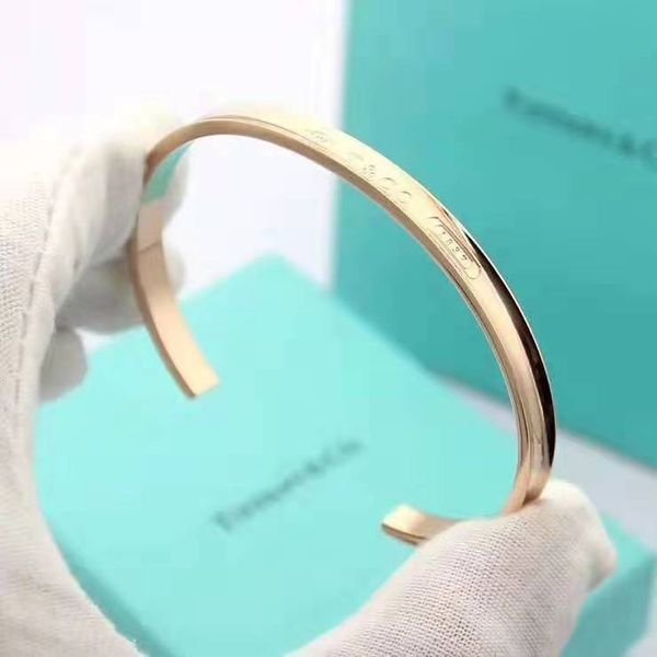 55kdesigner последней моды марки титана стали простой браслет из золота 18 карат вырос серебряный браслет женщин тенденции в 2020 году, Golden;silver
55kdesigner последней моды марки титана стали простой браслет из золота 18 карат вырос серебряный браслет женщин тенденции в 2020 году, Golden;silver