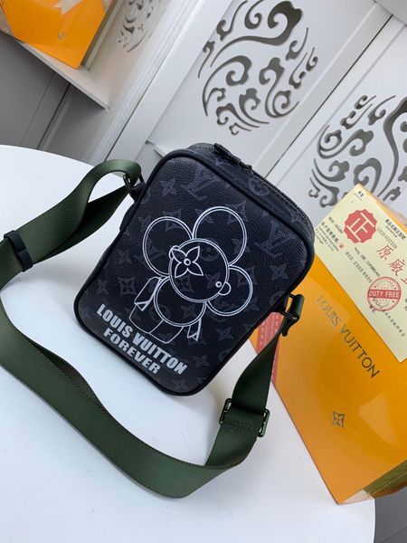 fashion classic men's shoulder bag shoulder messenger messenger bag european and american designer business casual ms010, Black
fashion classic men's shoulder bag shoulder messenger messenger bag european and american designer business casual ms010, Black