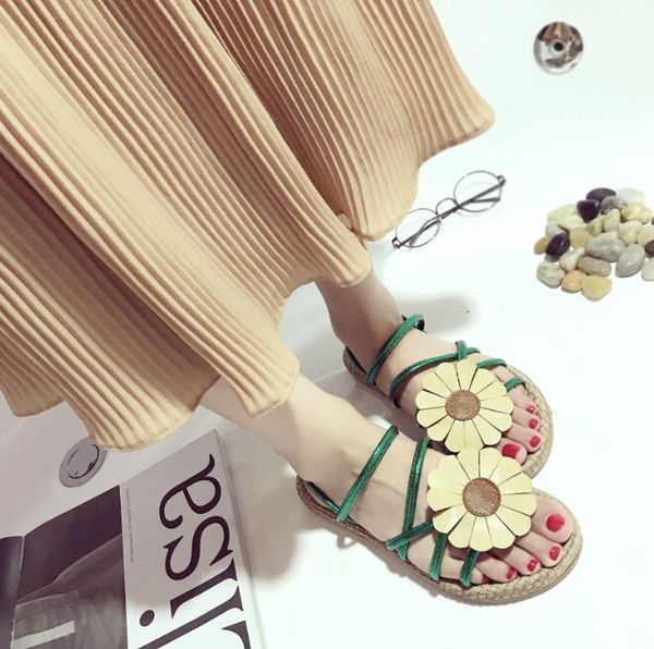 one pair of shoes wearing summer new korean fashion flowers female sandals front and rear straps flat bottom beach shoes, Black
one pair of shoes wearing summer new korean fashion flowers female sandals front and rear straps flat bottom beach shoes, Black