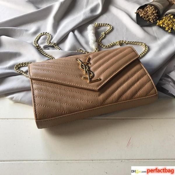 there are 16 card slots in the 2019 ladies bag, and many cards can be equipped with delicate manuals
there are 16 card slots in the 2019 ladies bag, and many cards can be equipped with delicate manuals