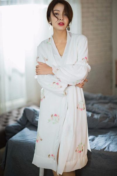 silk wedding robes for women 2018 spring autumn bathrobes lace kimono robe sleepwear nightie nuisette femme nightwear white, Black;red
silk wedding robes for women 2018 spring autumn bathrobes lace kimono robe sleepwear nightie nuisette femme nightwear white, Black;red