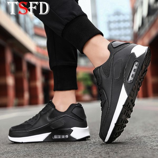 summer men sport shoes round toe platform sneakers air running shoes men lace up shoe man sports outdoor black mesh footwear v22 
summer men sport shoes round toe platform sneakers air running shoes men lace up shoe man sports outdoor black mesh footwear v22