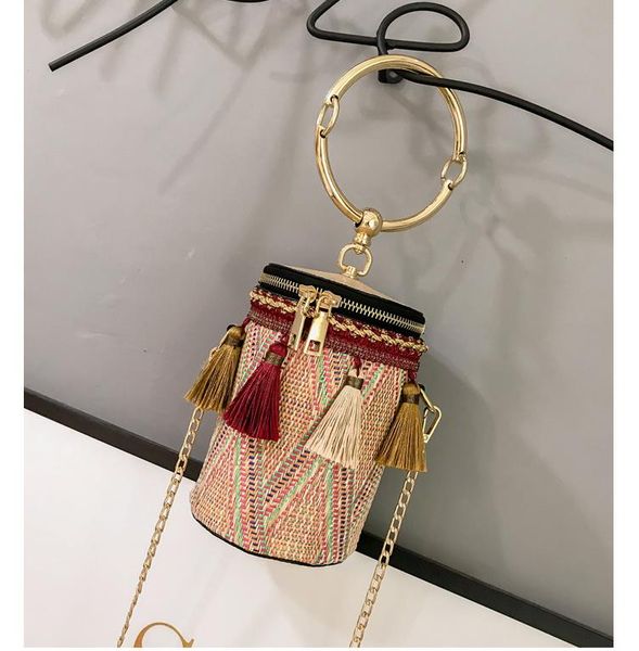 новое прибытие цепи национального ветра кольцо мешок плечо солома тканого цилиндр малого мешок малого fairy кисточка bucket bag
новое прибытие цепи национального ветра кольцо мешок плечо солома тканого цилиндр малого мешок малого fairy кисточка bucket bag