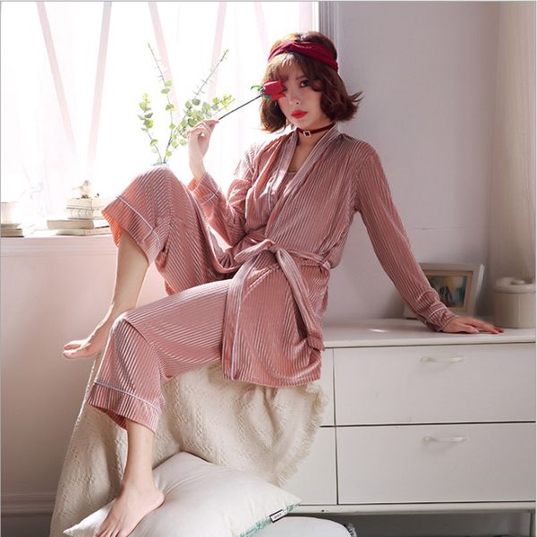 gold velvet pajamas three-piece autumn and winter long-sleeved trousers harness set robe home service sleeowear suit women, Black;red
gold velvet pajamas three-piece autumn and winter long-sleeved trousers harness set robe home service sleeowear suit women, Black;red