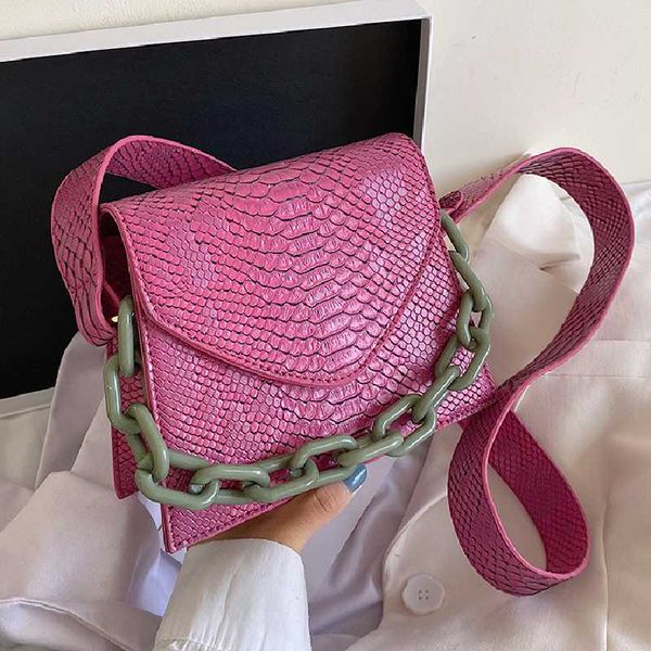 new original design fashion handbag square bag & elegant chain shoulder bag diagonal width 20cm height 16cm thickness 8cm
new original design fashion handbag square bag & elegant chain shoulder bag diagonal width 20cm height 16cm thickness 8cm
