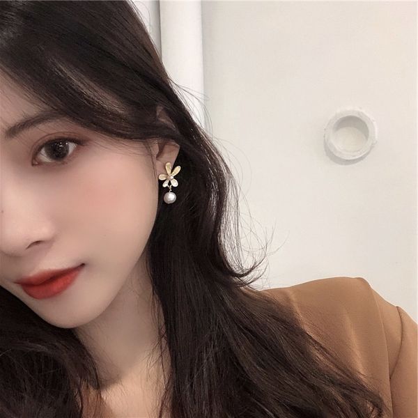 karean design pearl earrings for women freshwater pearl flower stud earrings female statement ear jewelry gift wholesale, Golden;silver
karean design pearl earrings for women freshwater pearl flower stud earrings female statement ear jewelry gift wholesale, Golden;silver