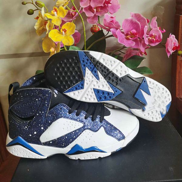 2020 new jumpman 7 womens mens outdoor basketball shoes 7s blue star black patent leather trainers baskets designer des chaussures zapatos
2020 new jumpman 7 womens mens outdoor basketball shoes 7s blue star black patent leather trainers baskets designer des chaussures zapatos