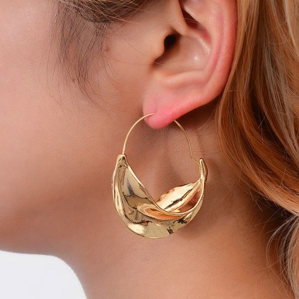 fashion geometric irregular moon boat bamboo basket metal wind alloy hoop earrings female gold color popular accessories, Golden;silver
fashion geometric irregular moon boat bamboo basket metal wind alloy hoop earrings female gold color popular accessories, Golden;silver