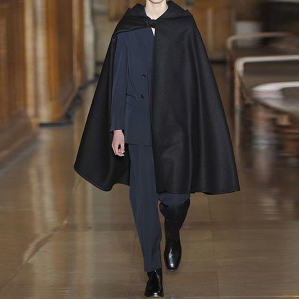 black cape cloak woolen coat coat men's winter hooded long bat windbreaker woolen cloak
black cape cloak woolen coat coat men's winter hooded long bat windbreaker woolen cloak