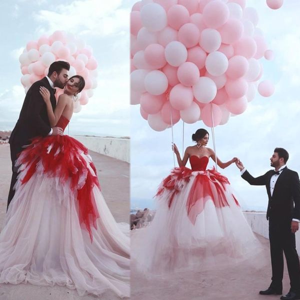 2020 red layers cascading ruffles wedding dresses sweetheart a line puffy tulle bridal gowns country boho bride party dress, White
2020 red layers cascading ruffles wedding dresses sweetheart a line puffy tulle bridal gowns country boho bride party dress, White