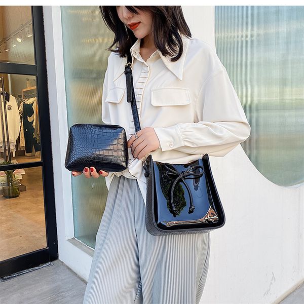 original design summer transparent bag 2020 popular new fashion joker messenger bag bucket
original design summer transparent bag 2020 popular new fashion joker messenger bag bucket