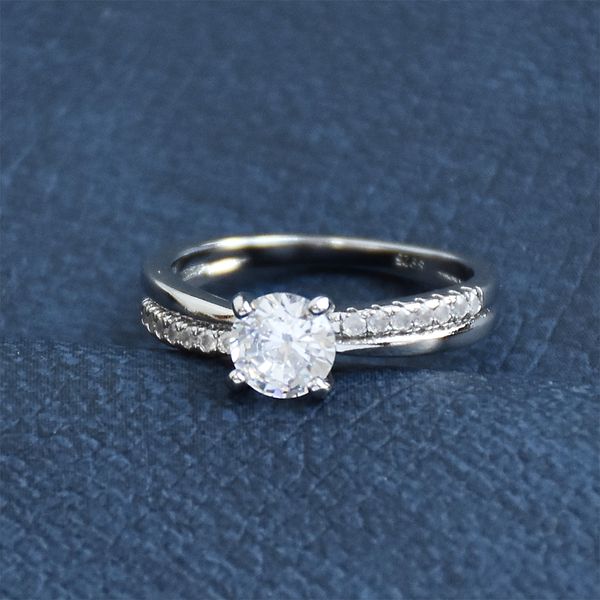 wholesale popular round zircon rings for women chic copper rings wedding jewelry vintage bridal bague zr082, Slivery;golden
wholesale popular round zircon rings for women chic copper rings wedding jewelry vintage bridal bague zr082, Slivery;golden