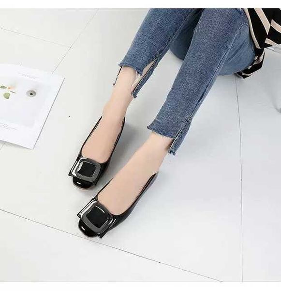 0729 cqc30 popular womens fashion comfortable shoes style ladies flat shoes leather soft soles shoes with box
0729 cqc30 popular womens fashion comfortable shoes style ladies flat shoes leather soft soles shoes with box