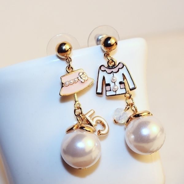bling new trendy fashion cute hat coat designer pendant pearl drop stud dangle chandelier earrings for woman girls, Golden;silver
bling new trendy fashion cute hat coat designer pendant pearl drop stud dangle chandelier earrings for woman girls, Golden;silver