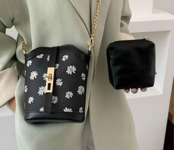 translucent small bag 2020 new wave fashion wild ins messenger designer female bag chain bucket bag in stock
translucent small bag 2020 new wave fashion wild ins messenger designer female bag chain bucket bag in stock