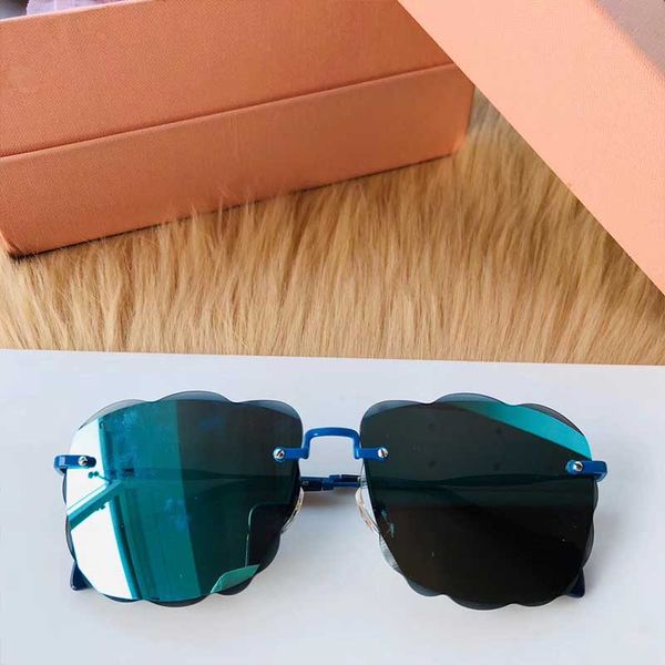 ultra-fashion sunglasses women's designer designer women's sunglasses without frames petal lenses unique personality design 1104, White;black
ultra-fashion sunglasses women's designer designer women's sunglasses without frames petal lenses unique personality design 1104, White;black