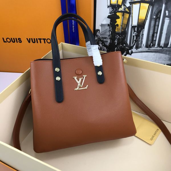 studio bag crossbody bag designer handbags women luxury leather totes calfskin leather most cost effective prices on the market size26 22 12
studio bag crossbody bag designer handbags women luxury leather totes calfskin leather most cost effective prices on the market size26 22 12