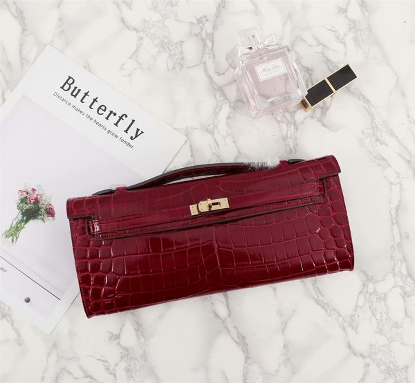 alligator grain original design red mini handbag,silver,gold hardware,many colors for chosen,calf skin,fast delivery
alligator grain original design red mini handbag,silver,gold hardware,many colors for chosen,calf skin,fast delivery