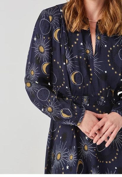 women dress hao xing star print chiffon navy blue v-neck high waist metal brooch midi dress, Black;gray
women dress hao xing star print chiffon navy blue v-neck high waist metal brooch midi dress, Black;gray