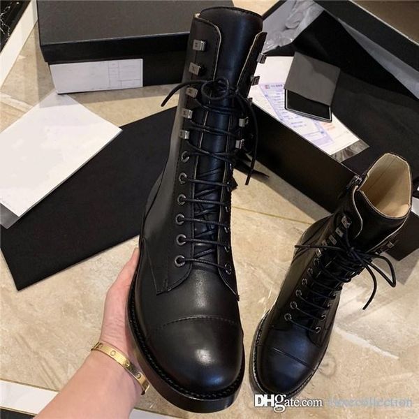 classic designer woman ankle boots ,high black and white lace-up casual fashion shoes with box size 35-39
classic designer woman ankle boots ,high black and white lace-up casual fashion shoes with box size 35-39
