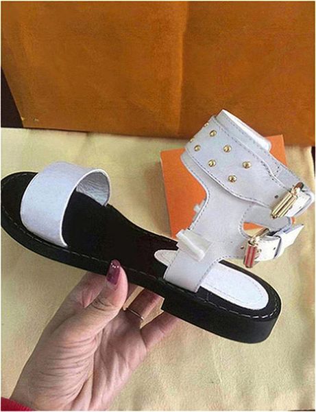 2019 retro designer nomad sandal roman womens sandals flats open-toed print leather casual sandal slippers with box q1, Black
2019 retro designer nomad sandal roman womens sandals flats open-toed print leather casual sandal slippers with box q1, Black