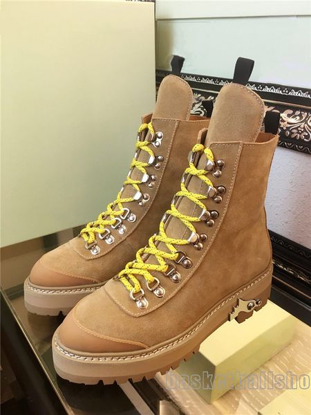 latest and most popular locomotive boots and mountaineering boots in autumn and winter of 2019 , net red women boots of the same style, Black
latest and most popular locomotive boots and mountaineering boots in autumn and winter of 2019 , net red women boots of the same style, Black