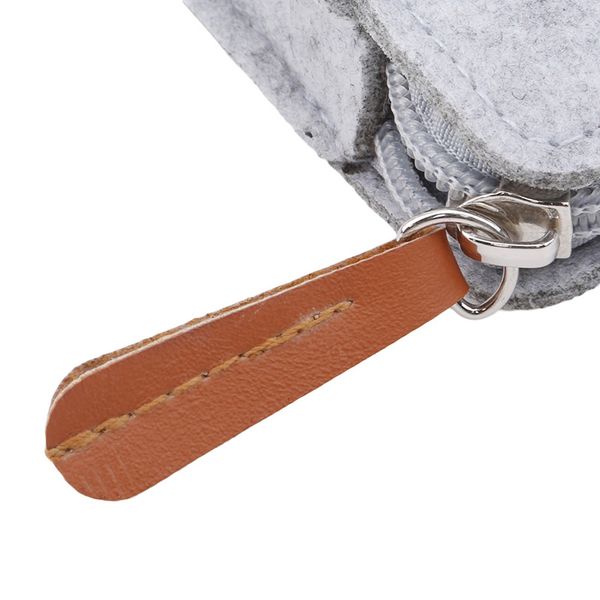 portable felt pencil pen case cosmetic makeup coin pouch makeup cosmetic brush pen storage box bag school spplies
portable felt pencil pen case cosmetic makeup coin pouch makeup cosmetic brush pen storage box bag school spplies