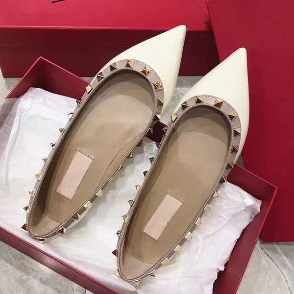 with box sneaker casual shoes trainers fashion sports shoes trainers shoes for woman by toy99 hl1205 11-19, Black;red 
with box sneaker casual shoes trainers fashion sports shoes trainers shoes for woman by toy99 hl1205 11-19, Black;red