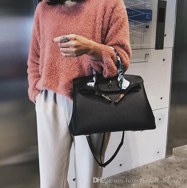 female 2019 new women's fashion wild platinum bag europe and america wild diagonal shoulder bag ladies portable big bag
female 2019 new women's fashion wild platinum bag europe and america wild diagonal shoulder bag ladies portable big bag