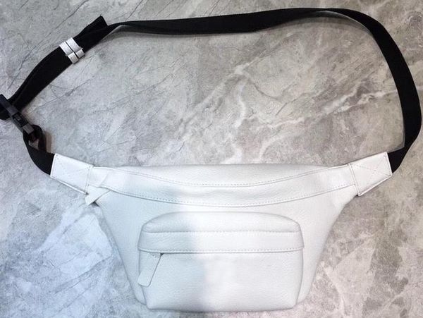 luxury explosion style belt bag black mini version fashion bag size:upper length30cm-lower length19cm-height16cm-width3cm
luxury explosion style belt bag black mini version fashion bag size:upper length30cm-lower length19cm-height16cm-width3cm