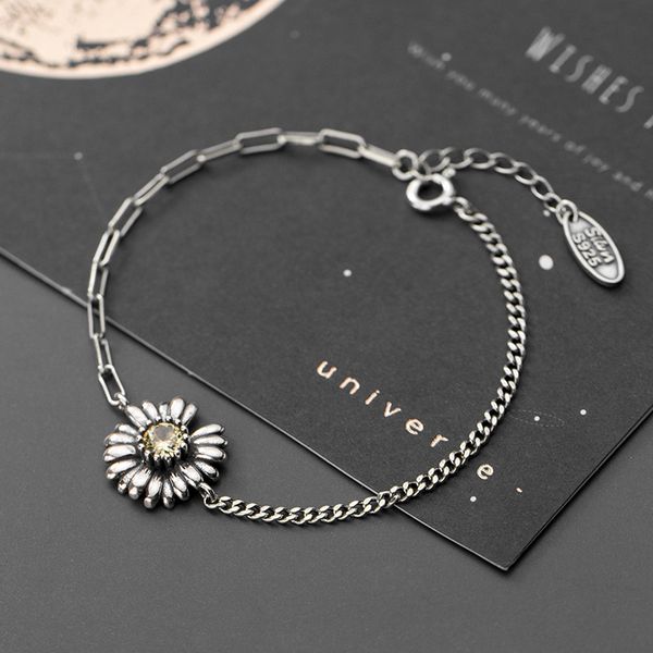 925 sterling silver retro style light yellow zirconia crystal daisy shape asymmetrical bracelet for women lady daughter jewelry, Golden;silver
925 sterling silver retro style light yellow zirconia crystal daisy shape asymmetrical bracelet for women lady daughter jewelry, Golden;silver