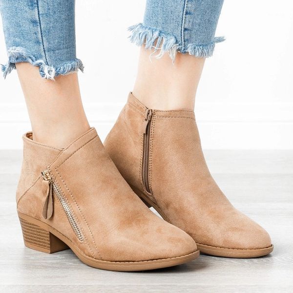 monerffi with women's boots and ankles on both sides of to keep warm retro pointed 2019 winter new fashion, Black 
monerffi with women's boots and ankles on both sides of to keep warm retro pointed 2019 winter new fashion, Black