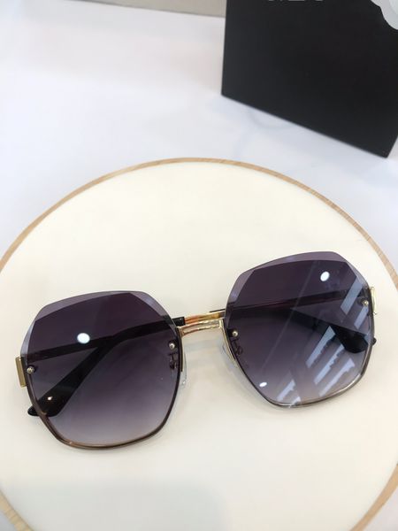 latest selling popular fashion 5924 women sunglasses mens sunglasses men sunglasses gafas de sol sun glasses uv400 lens with box, White;black
latest selling popular fashion 5924 women sunglasses mens sunglasses men sunglasses gafas de sol sun glasses uv400 lens with box, White;black