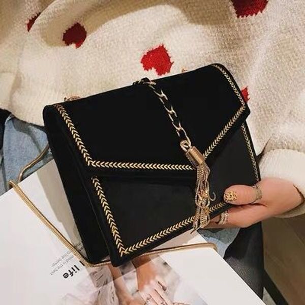 elegant female tassel square bag 2020 winter new velvet women's handbag chain shoulder messenger bag
elegant female tassel square bag 2020 winter new velvet women's handbag chain shoulder messenger bag
