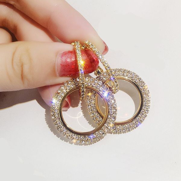 new 2019 design creative for woman jewelry high elegant crystal stud earrings circle round gold/ silver earrings wedding party, Golden;silver
new 2019 design creative for woman jewelry high elegant crystal stud earrings circle round gold/ silver earrings wedding party, Golden;silver