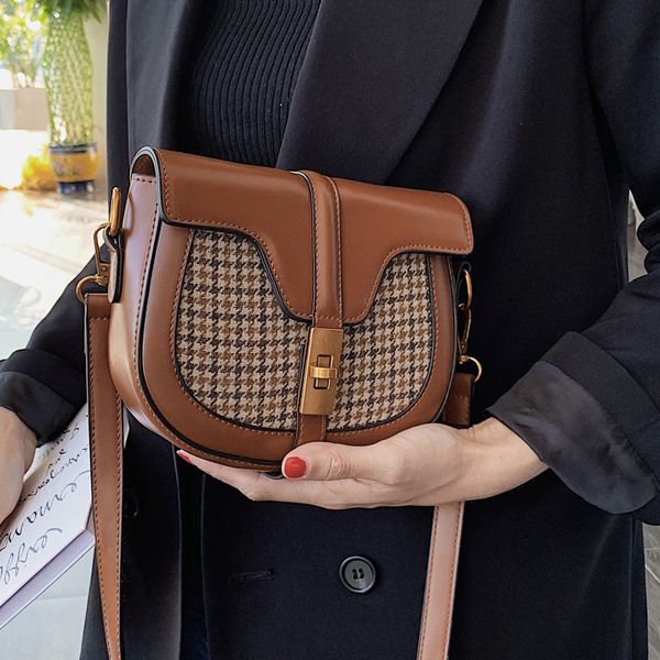 vento marea small cross body bag для женщин 2019 mini качество седло сумка ретро стиль молния дамы браун плеча кошелек
vento marea small cross body bag для женщин 2019 mini качество седло сумка ретро стиль молния дамы браун плеча кошелек