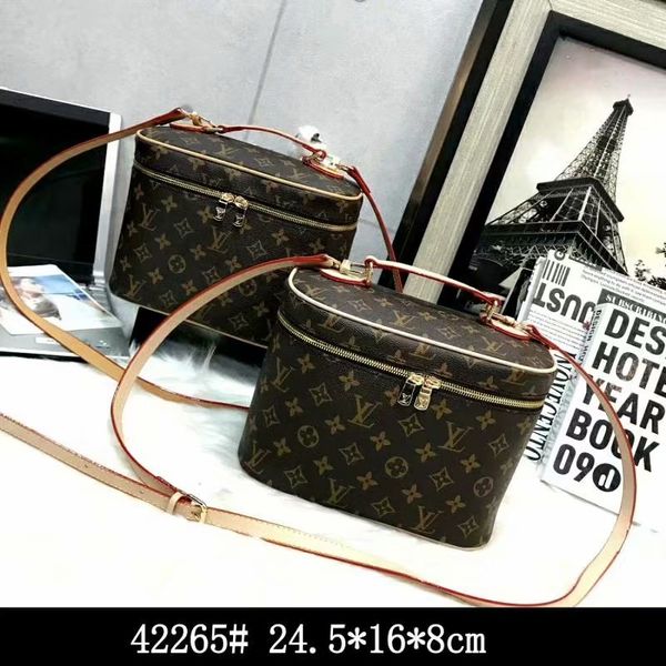 new classic luxury designers women handbags storage box designers lady shoulder bag purse wallet handbags totes cosmetic bag makeup bag
new classic luxury designers women handbags storage box designers lady shoulder bag purse wallet handbags totes cosmetic bag makeup bag