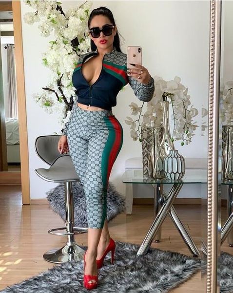 Высококачественные печати Спортивные костюмы Женщины Two Piece Set Street рубашки Вершины и Узкие брюки костюм Jogger Установить Повседневный 2pcs спортивный костюм
Высококачественные печати Спортивные костюмы Женщины Two Piece Set Street рубашки Вершины и Узкие брюки костюм Jogger Установить Повседневный 2pcs спортивный костюм