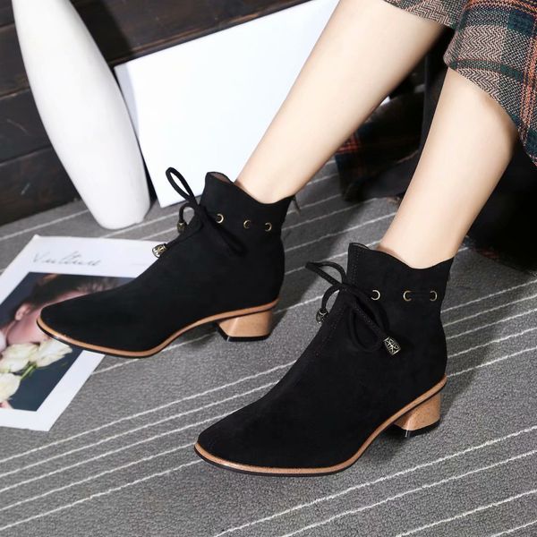 2019 new net red explosions classic outdoor genuine martin boots thick bottom boots black breathable shoes size 35-39 original packaging
2019 new net red explosions classic outdoor genuine martin boots thick bottom boots black breathable shoes size 35-39 original packaging