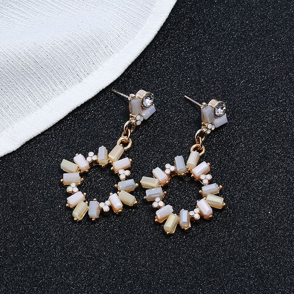 fashion- round dangle earrings fashion white diamond chandelier eardrop pendant jewelry kc gold plated hipping, Silver
fashion- round dangle earrings fashion white diamond chandelier eardrop pendant jewelry kc gold plated hipping, Silver