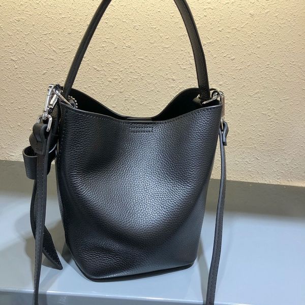 lady сумка из натуральной кожи ковша сумки плеча модельер марка малый crossbody сумка для женщин 2020 мешка главной фам
lady сумка из натуральной кожи ковша сумки плеча модельер марка малый crossbody сумка для женщин 2020 мешка главной фам