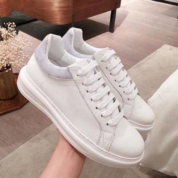 luxury design shoes triple plate-fome red bottoms genuine leather fashion comfortable men/women white shoes ing, Black
luxury design shoes triple plate-fome red bottoms genuine leather fashion comfortable men/women white shoes ing, Black