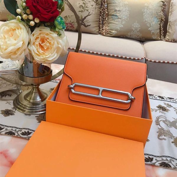 2020 fashion designer's shoulder bag cowhide material women pig nose bag luxury crossbody letter bag with gift box
2020 fashion designer's shoulder bag cowhide material women pig nose bag luxury crossbody letter bag with gift box