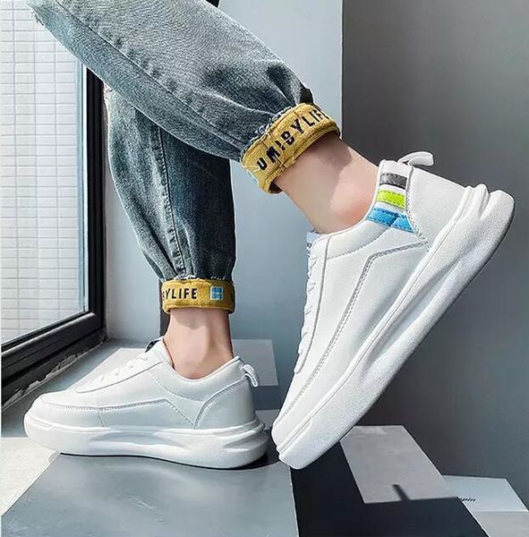 with socks fashion black white men casual shoes designer sports sneaker outdoor breathable jogging running shoes eur 36-44, White;red
with socks fashion black white men casual shoes designer sports sneaker outdoor breathable jogging running shoes eur 36-44, White;red