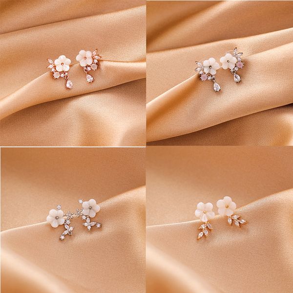 trendy kroean micro-inlaid shell flower crystal water drops earrings literary compact mini flower stud earrings jewelry, Golden
trendy kroean micro-inlaid shell flower crystal water drops earrings literary compact mini flower stud earrings jewelry, Golden