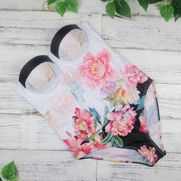 2020 new one piece swimsuit print swimwear women push up swimwear vintage retro bathing suit swim wear 2773, White;black
2020 new one piece swimsuit print swimwear women push up swimwear vintage retro bathing suit swim wear 2773, White;black