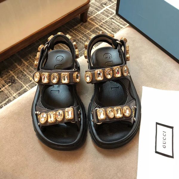 the latest luxury men's and women's popular leather sandals eye-catching gladiator style leather outsole perfect flat plain sandal, Black
the latest luxury men's and women's popular leather sandals eye-catching gladiator style leather outsole perfect flat plain sandal, Black