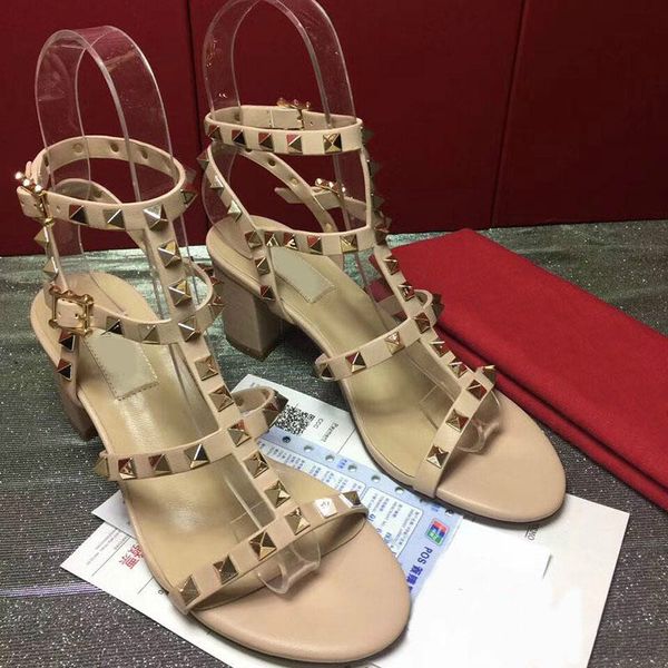 high-heeled shoes new european station high-quality brand shoes 35-41 thick heel shoes factory direct sales ing, Black
high-heeled shoes new european station high-quality brand shoes 35-41 thick heel shoes factory direct sales ing, Black